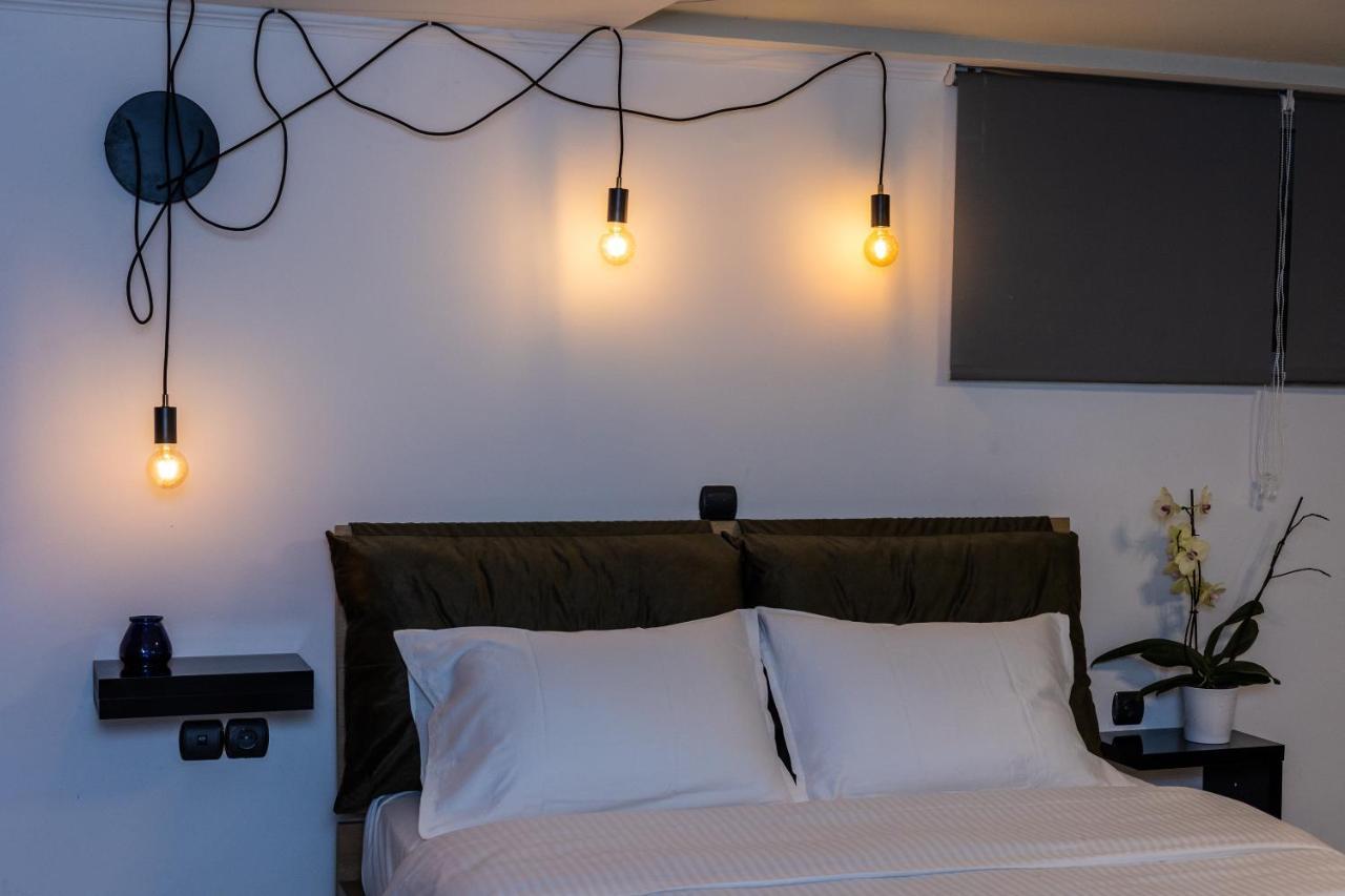 Black Apartament