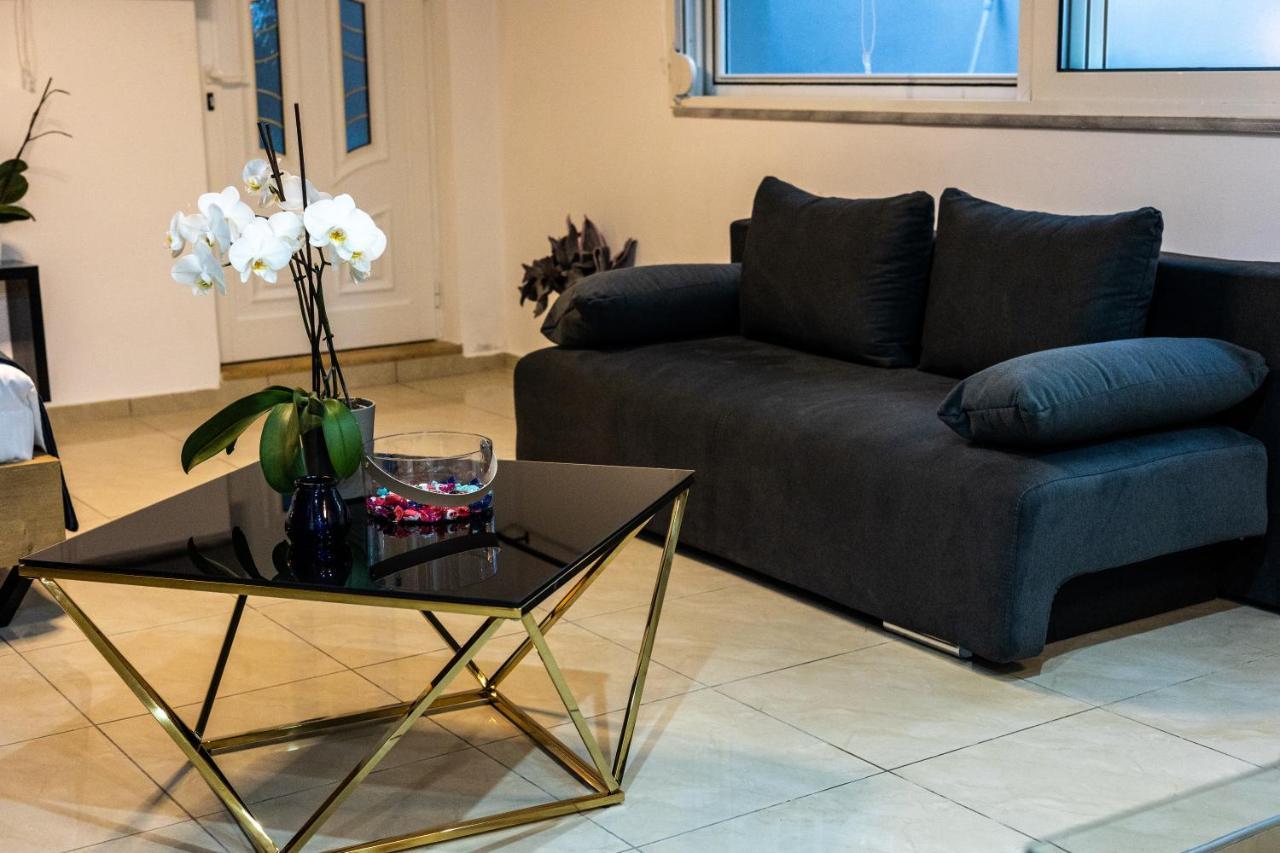 Apartamento Black Chrissi Akti Chania